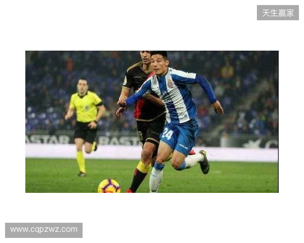 西班牙名嘴：维尼在替补席发笑不职业，在哪都该被开除