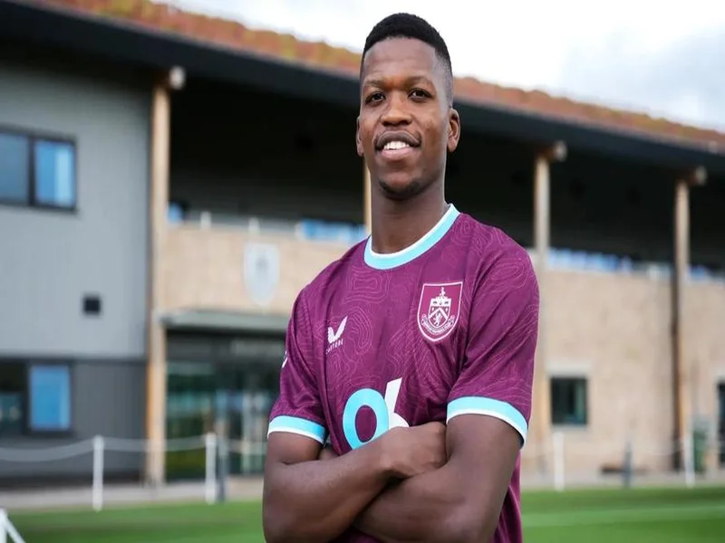 官方:张家鸣从伯恩利租借加盟塞尔维亚沃日多瓦茨